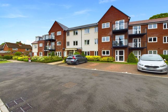 Thumbnail Flat for sale in Chiltern Lodge, Princes Risborough