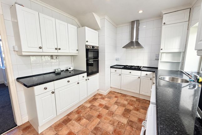 Whitehall Road, Leeds photo 2