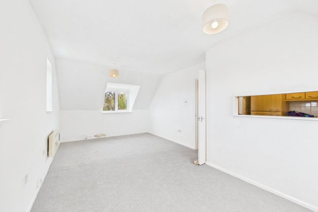 Flat 26, Tudor Court 4-6,, Alexandra Road, Gloucestershire photo 3