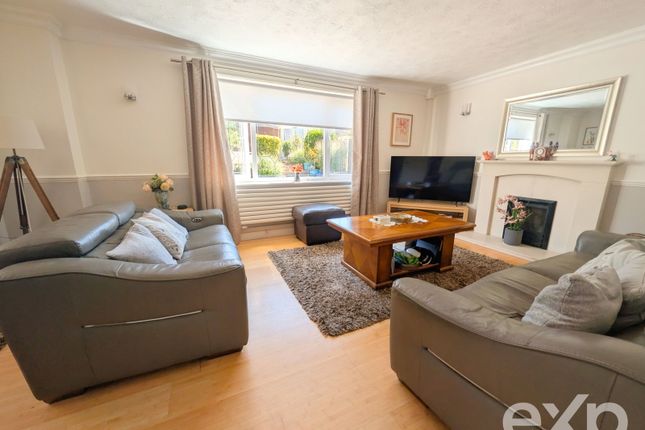 13, Tollgate Way, Maidstone photo 2
