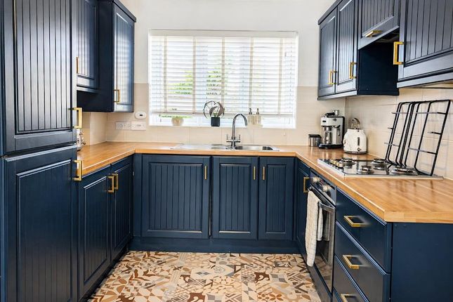 8, Anstige Avenue, Leicester photo 2