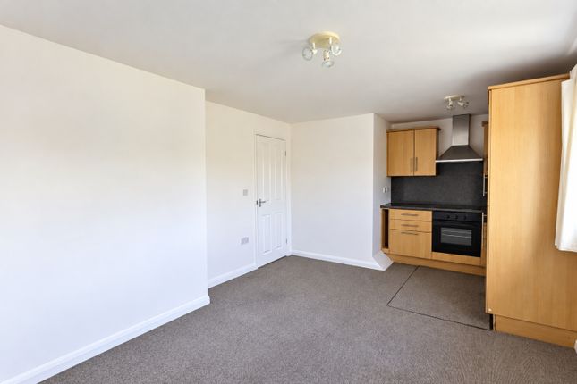 11, Ashcombe Close, Witney photo 3