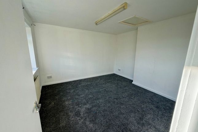 Willow Court, Newport photo 4