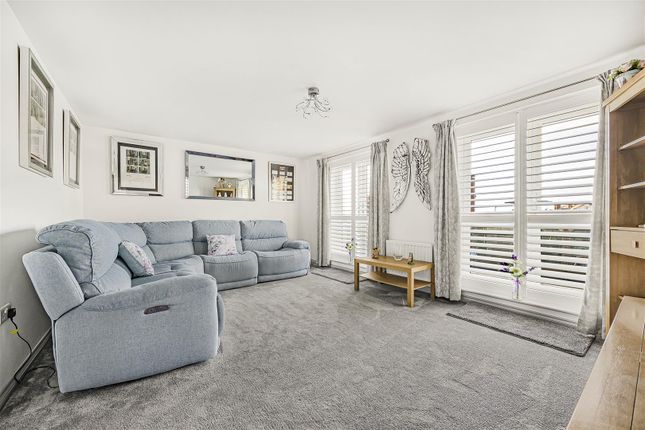 5, Clover Drive, Cheltenham photo 4