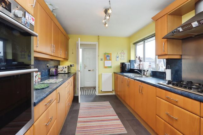 14, Barlby Grove, Sheffield photo 3