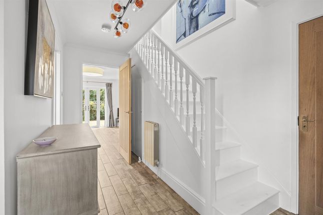 2, Butterfield Close, Milton Keynes photo 3