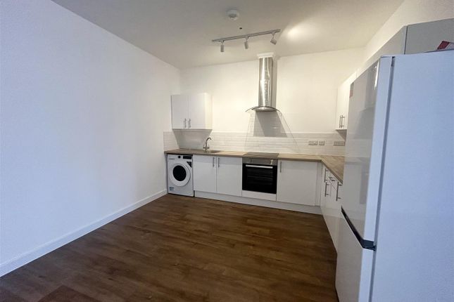 Flat 3, 8A, Wesley Buildings, Woodstock Way, Caldicot photo 3