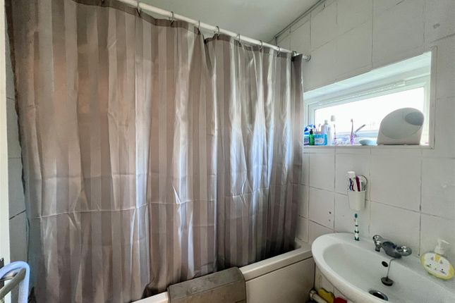 131, Rochfords, Milton Keynes photo 3