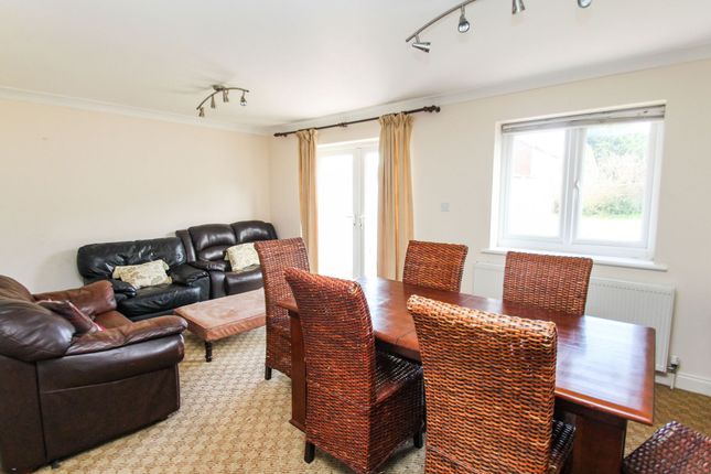 8a Rose Gardens, Bournemouth photo 5