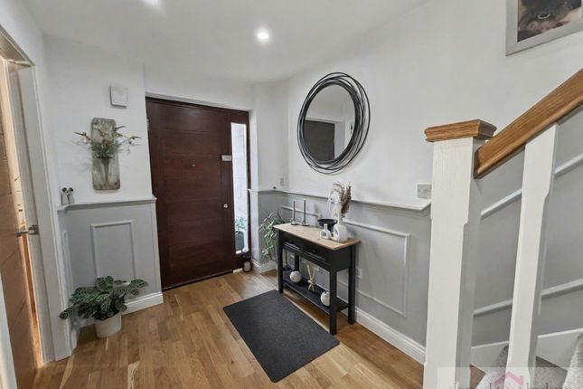 8 Mount Square, Leek photo 3