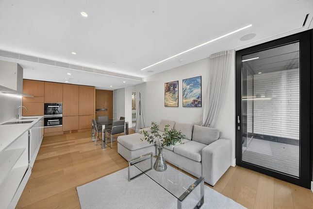 Apartment 603, 37, Rathbone Place, London photo 4
