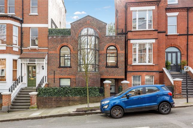 Terraced house for sale in Kemplay Road, London