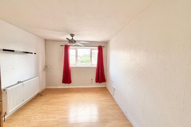 115, Kingfisher Drive, Smiths Wood photo 4