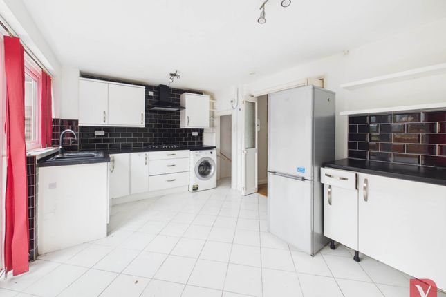 33, Boxted Close, Luton photo 3