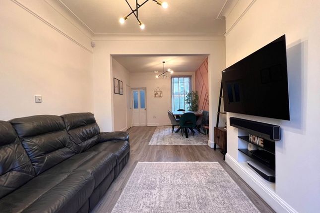 Dersingham Avenue, London photo 3