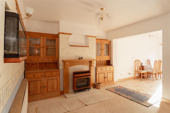 3, Hanworth Road, Redhill photo 4