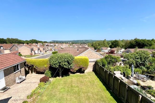 1, Cedar Close, Chard photo 2