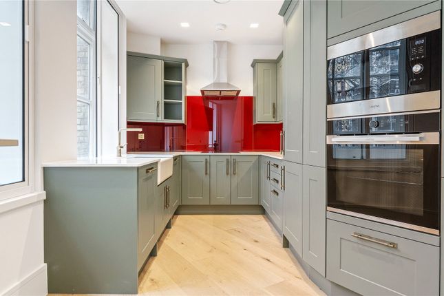 Flat 1 Denmark House, 9-13, Cowcross Street, London photo 2