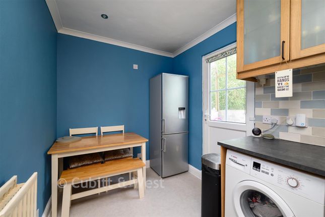 10, Harrow Road East, Dorking photo 3