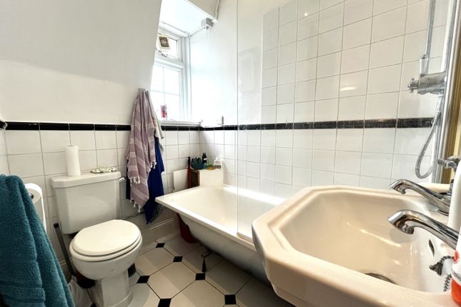 26, Kenilworth House, Castle Court(*), Cardiff photo 3