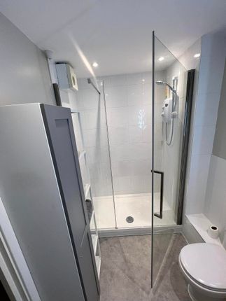 Flat 6 Cloverdale Court, Anning Road, Lyme Regis, Dorset photo 4