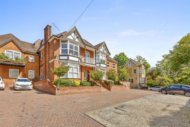Flat 9 Chilworth House, Rectory Avenue, Hp13 6Hn-1