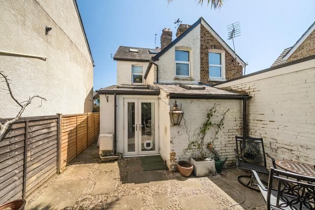 57, Lent Rise Road, Slough photo 4