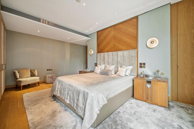 Flat to rent in Knightsbridge, London