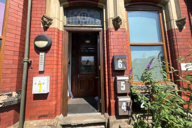 Flat 5, Thompson Cross 98-100, Stamford Street, Stalybridge photo 2