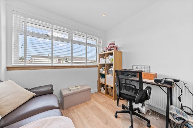 40, Lodge Drive, Larbert photo 5