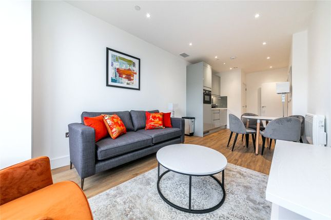 Flat to rent in Westgate House, West Gate, London