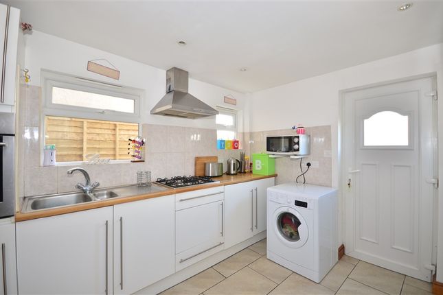 Tennyson Road, Freshwater photo 2