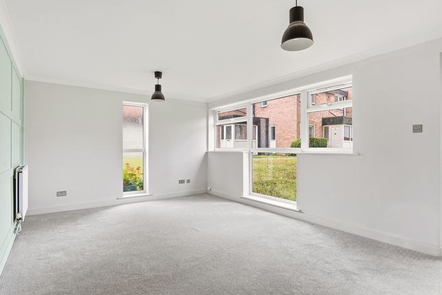42, West Hill Avenue, Leeds photo 4