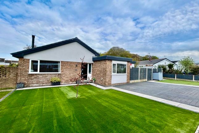 Detached bungalow for sale in Sunningdale, Abergele