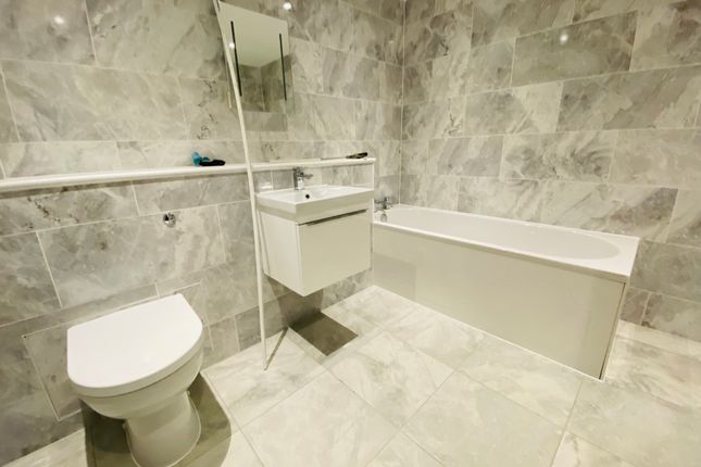 En-Suite Bathroom