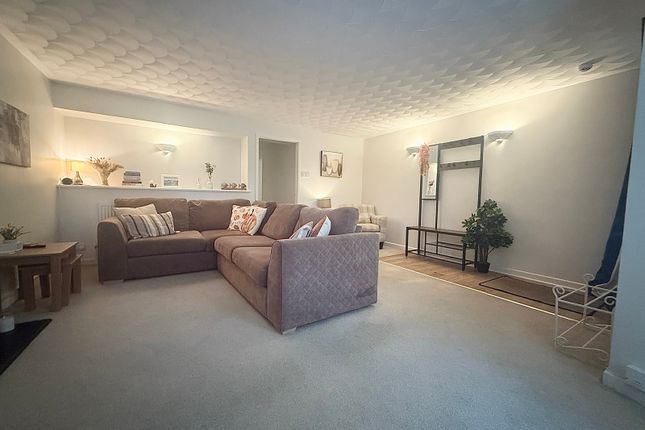 Flat 1, Spetchley,, St. Florence Parade, Pembrokeshire photo 3