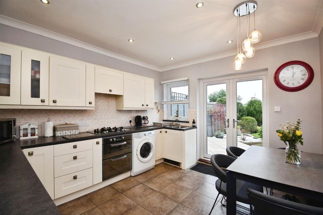 12, Four Acre Close, Kirk Ella photo 3