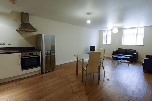 Flat to rent in Calais House, 30 Calais Hill, Leicester, 6A