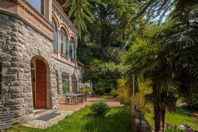 Villa for sale in Via Fincarà, 15, 21100 Varese Va, Italy