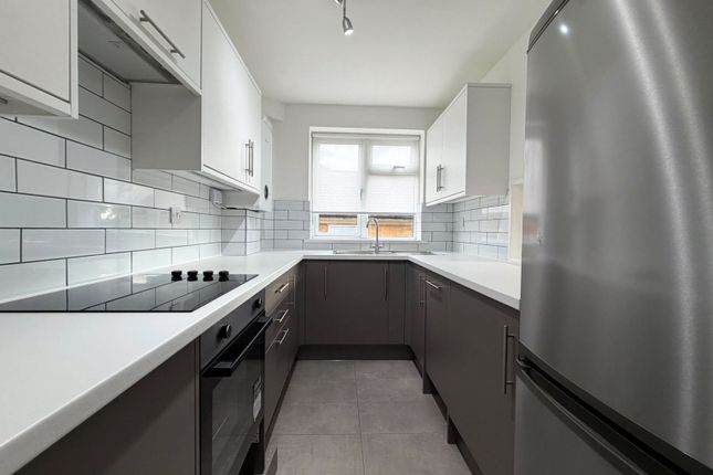 Flat 8, 28, Savona Court, The Downs photo 3