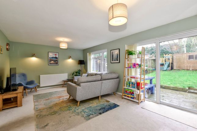 2 Gade Valley Close, Kings Langley photo 4