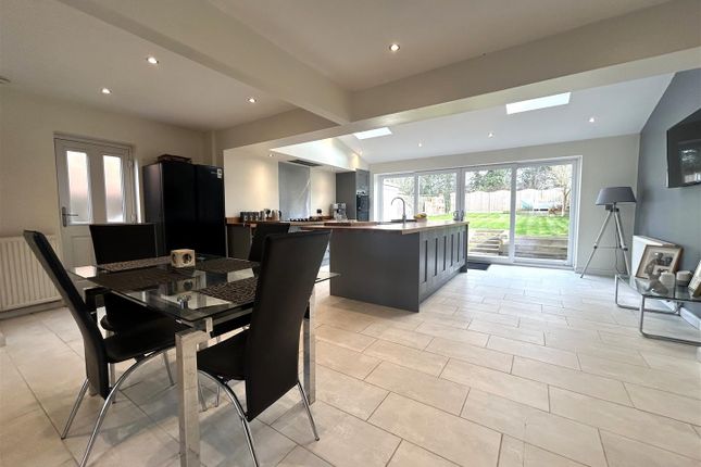 17, Grange Avenue, Leeds photo 4