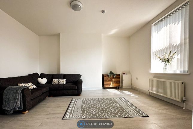 Flat   Balmoral Road, Flat  Balmoral Road Kensington, Liverpool photo 2