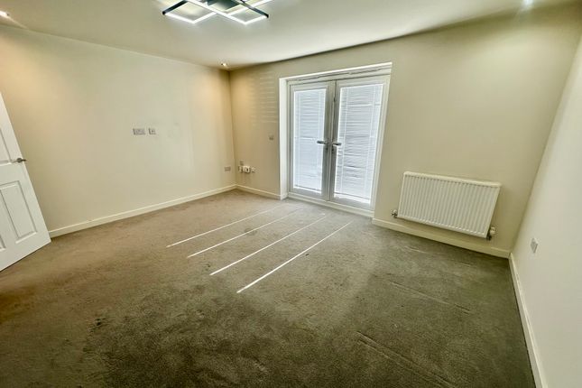 10, Miners Drive, DONCASTER photo 4
