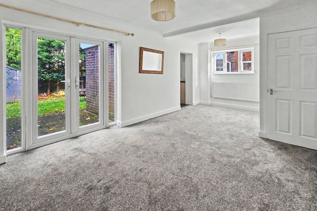 6 Prestwich Park Road South, Manchester photo 4