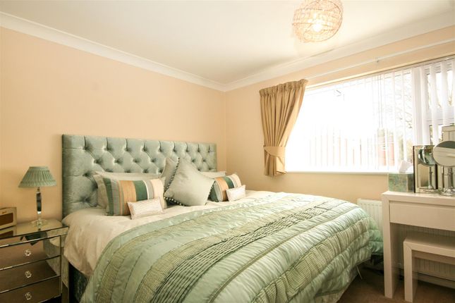 13, Sherland Court, Radlett photo 4