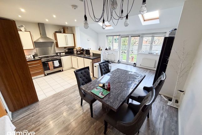 8 Farcroft Close, Lymm photo 4