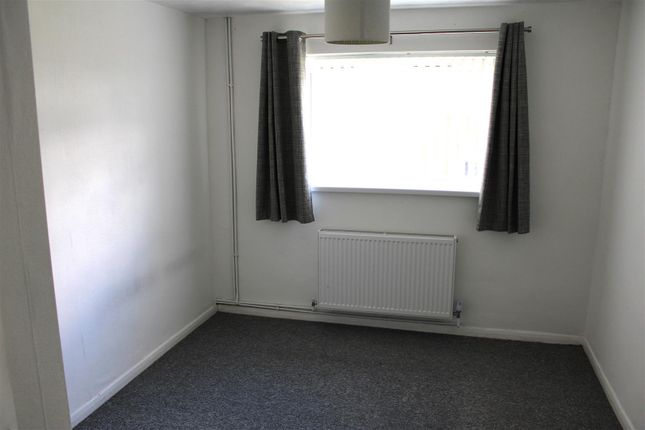 8, Parkhouse Gardens, Dudley photo 5