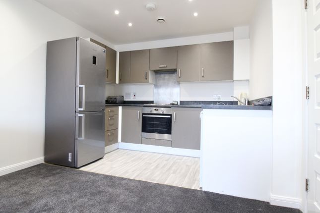 Flat 54, West Central Apartments, 1A Stoke Road, Slough photo 3