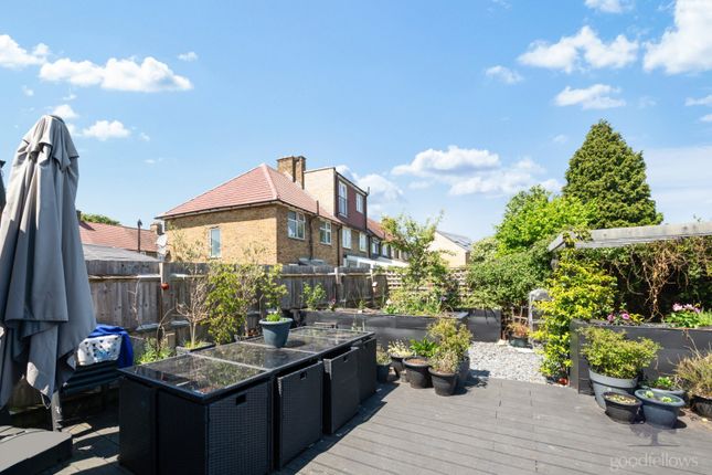 2, Faversham Road, Morden photo 3